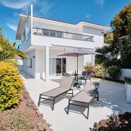 Casa Blanca Apartment *